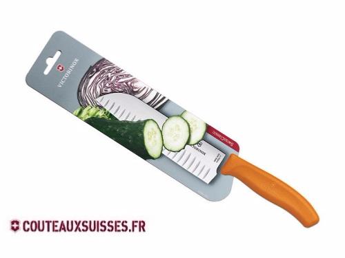 Santoku Victorinox Swiss Classic - lame alvéolée 17 cm - manche orange