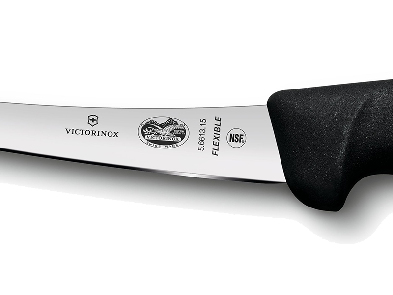 Couteau à désosser Victorinox lame flexible dos renversé 15 cm - Manche Fibrox noir